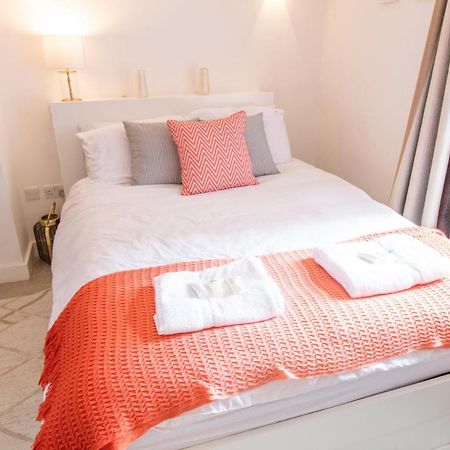 The New52 Oxford By 360Stays - Bespoke 2 Bed Luxury Apartment In The Heart Of Oxford City Centre With Parking Eksteriør bilde